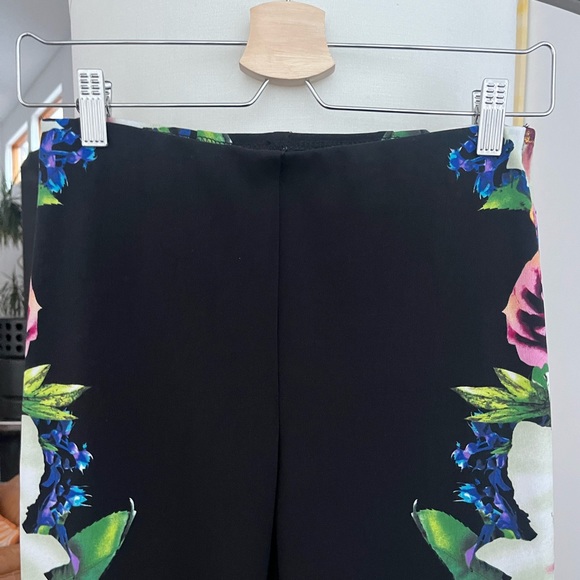 Joseph Ribkoff Floral Print Pants - Picture 2 of 4